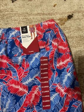 Men's Red & Blue Resort Swim Trunk - X-Large